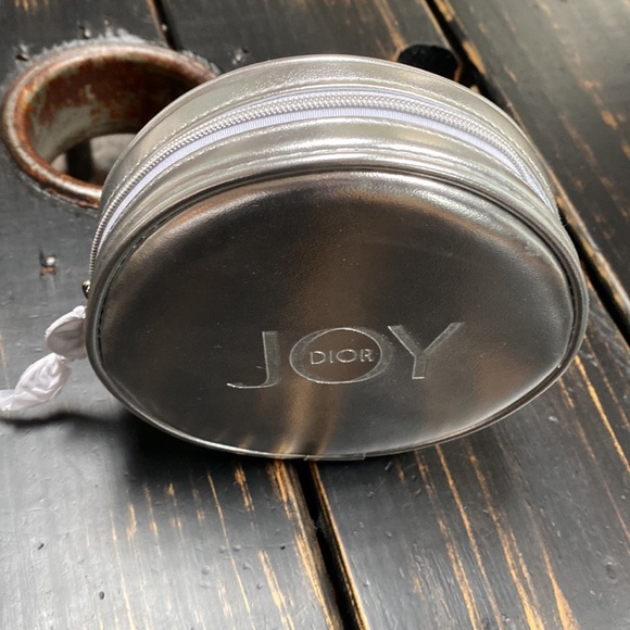 Dior Silver Small Round Silver Cosmetics Case - Picture 4 of 9